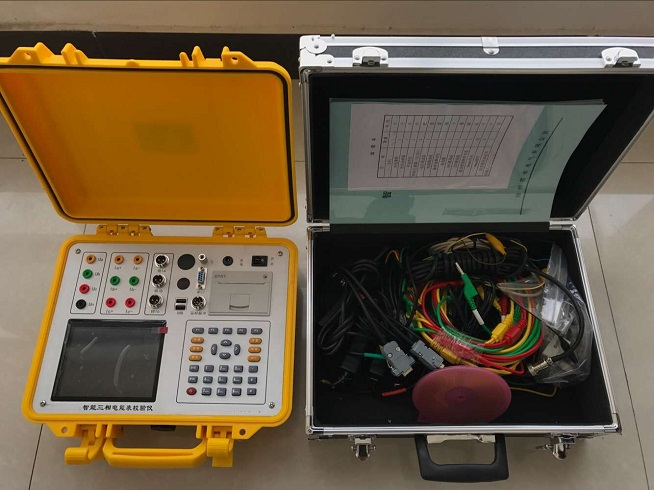 三相電能表現(xiàn)場校驗儀